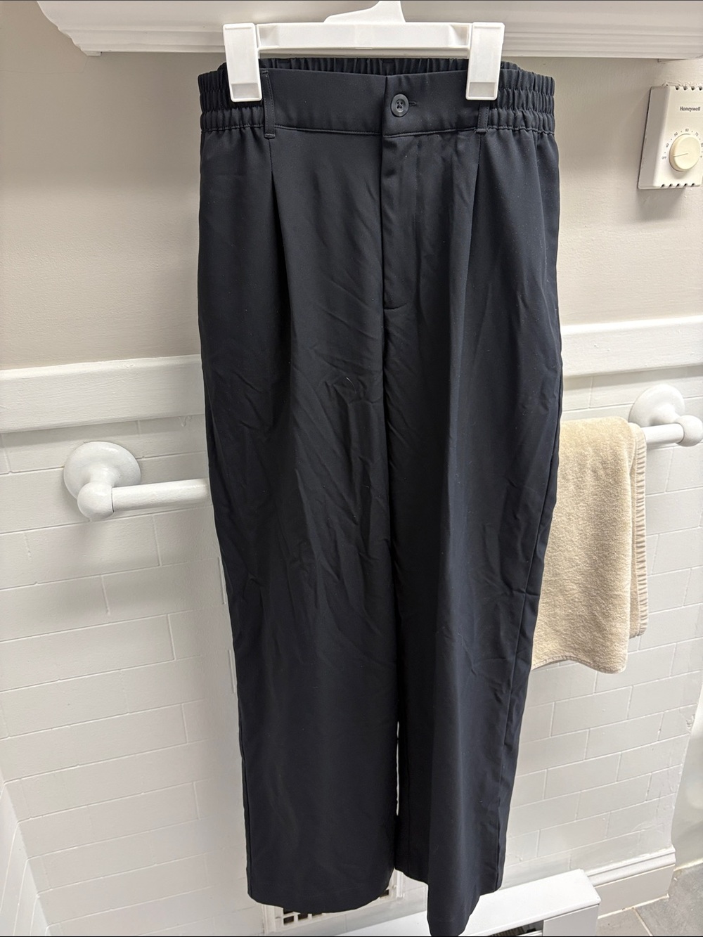 Beyond Yoga Woman’s Size Medium Black Status Trousers